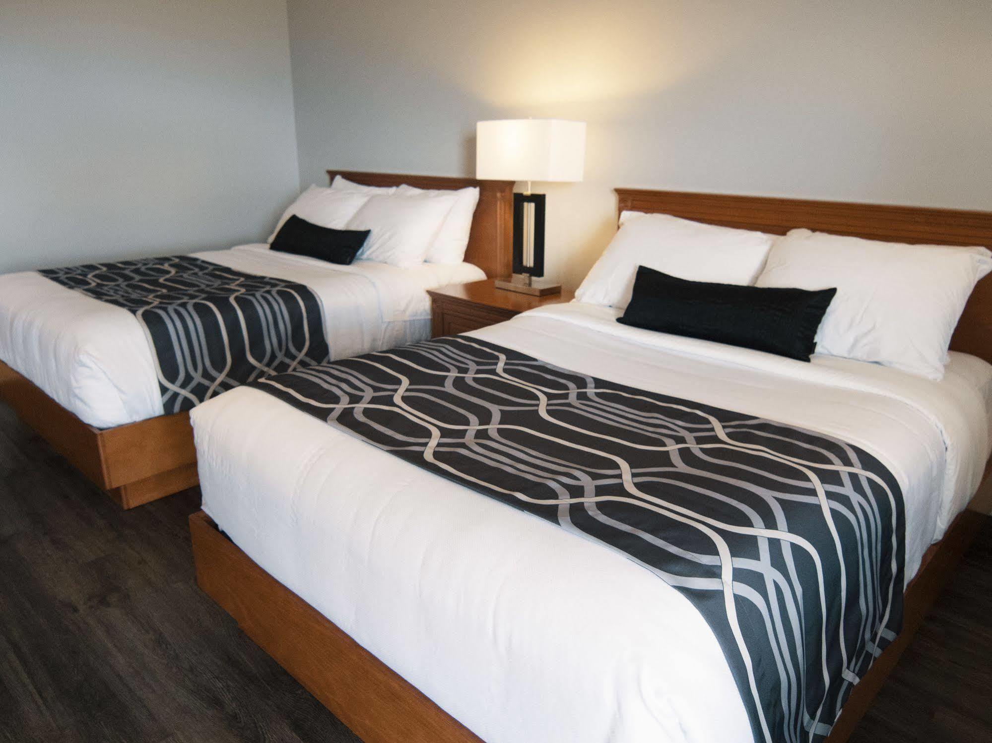 Hotel Le Voyageur Sept-Îles Exteriér fotografie